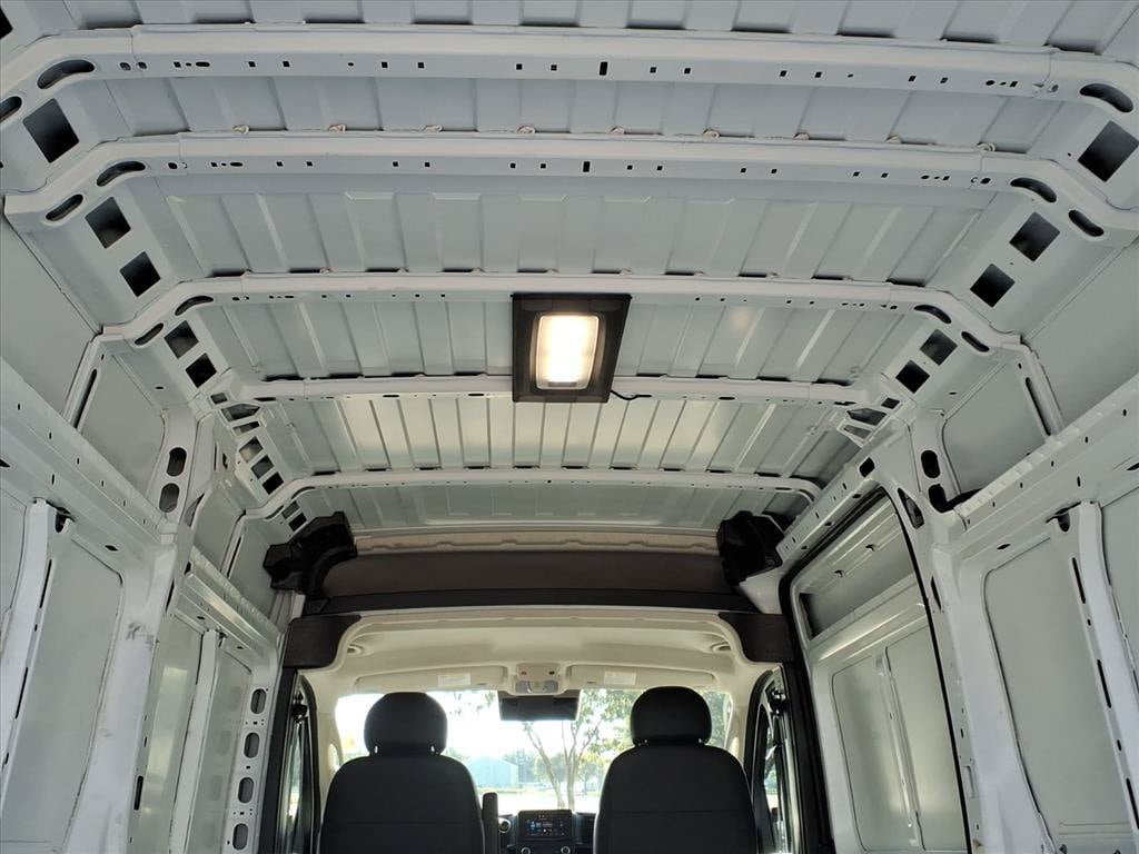 Used 2024 RAM ProMaster 2500 w/ Convenience Group FWD image 18