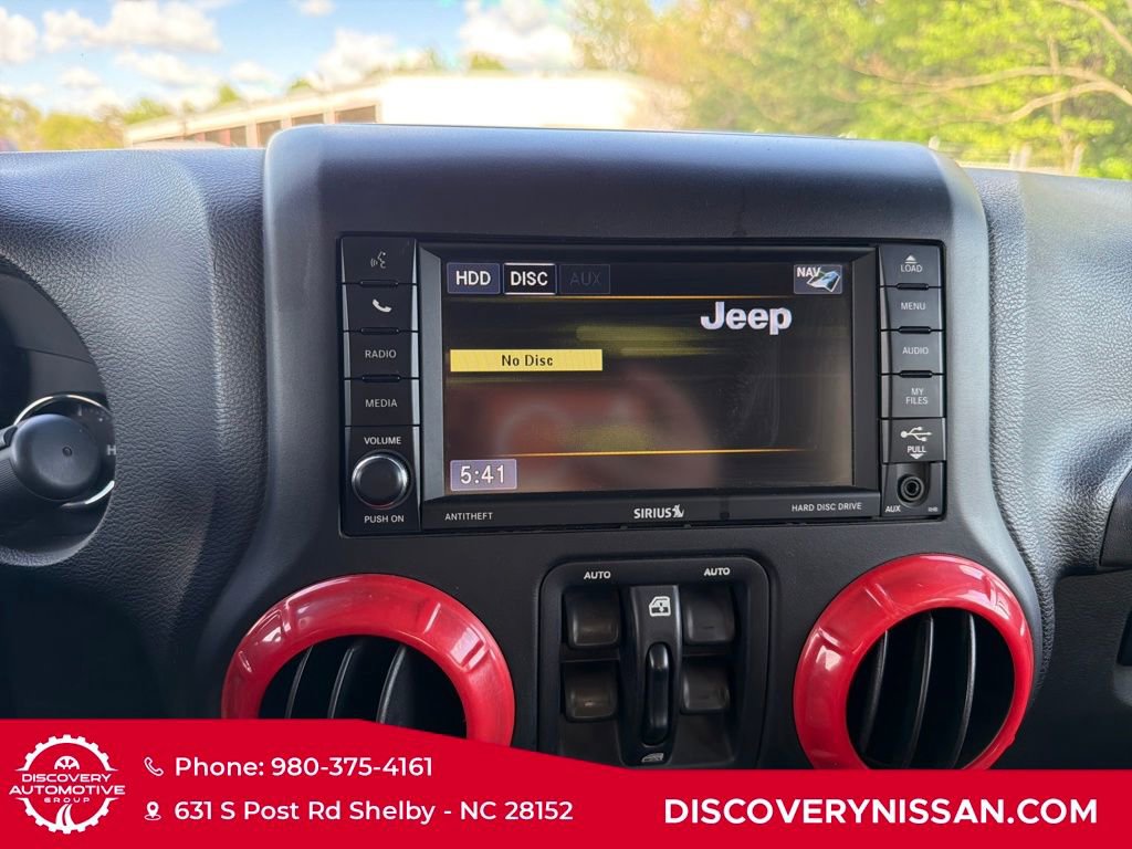 Used 2017 Jeep Wrangler Unlimited Sahara w/ Connectivity Group image 15