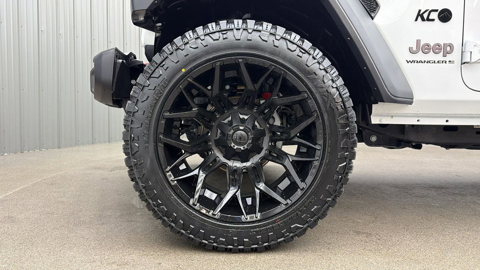 Used 2025 Jeep Wrangler Rubicon w/ Convenience Group image 9