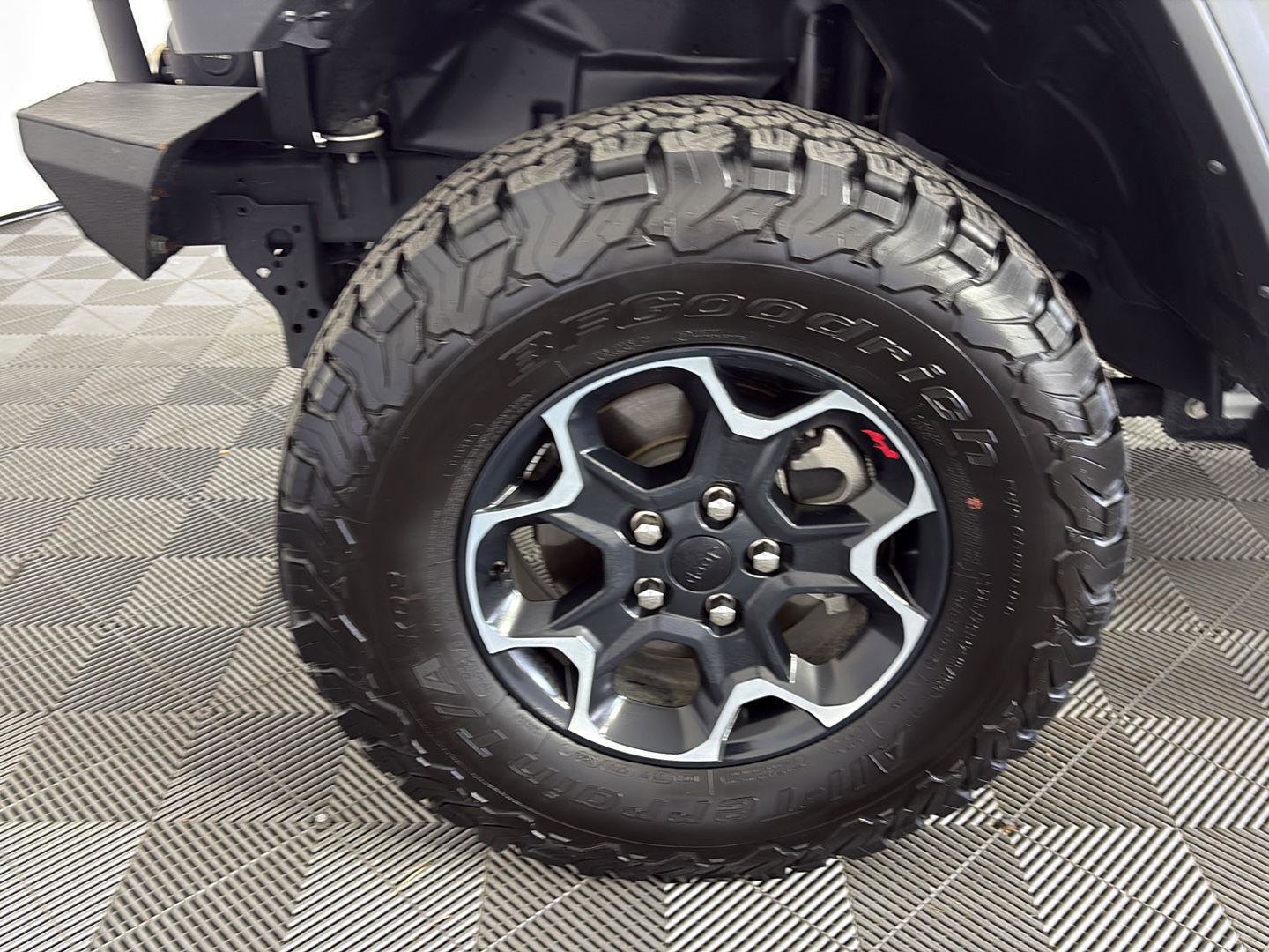Used 2023 Jeep Wrangler Unlimited Rubicon AWD/4WD image 17