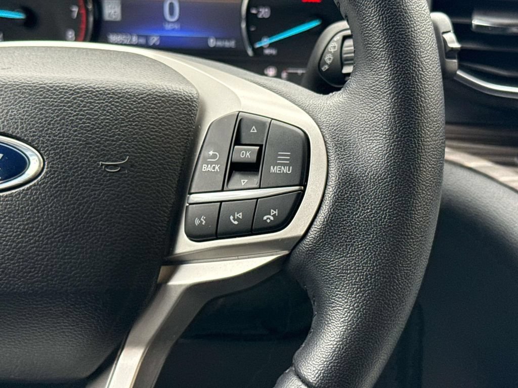 Used 2023 Ford Explorer Limited AWD/4WD image 19