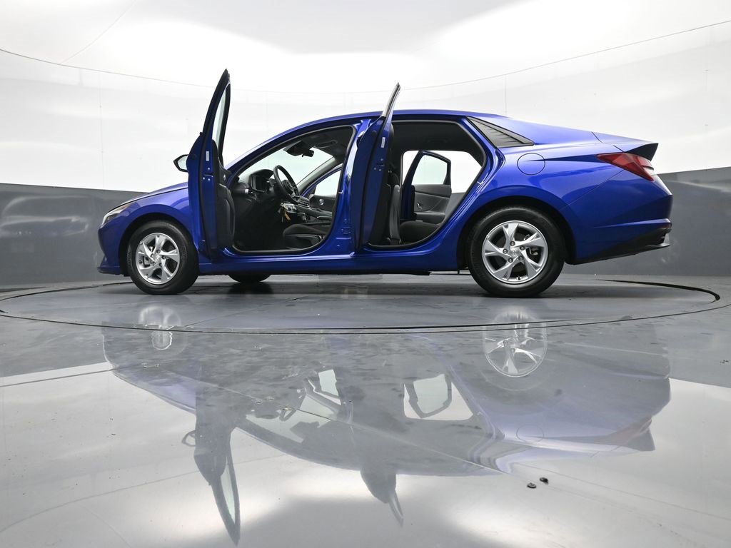 Certified 2023 Hyundai Elantra SE w/ Cargo Package image 48