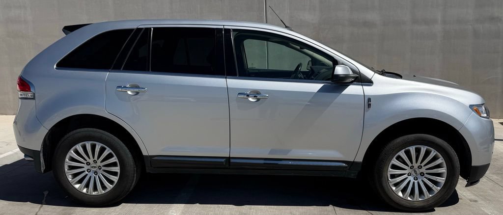 Used 2014 Lincoln MKX FWD image 6