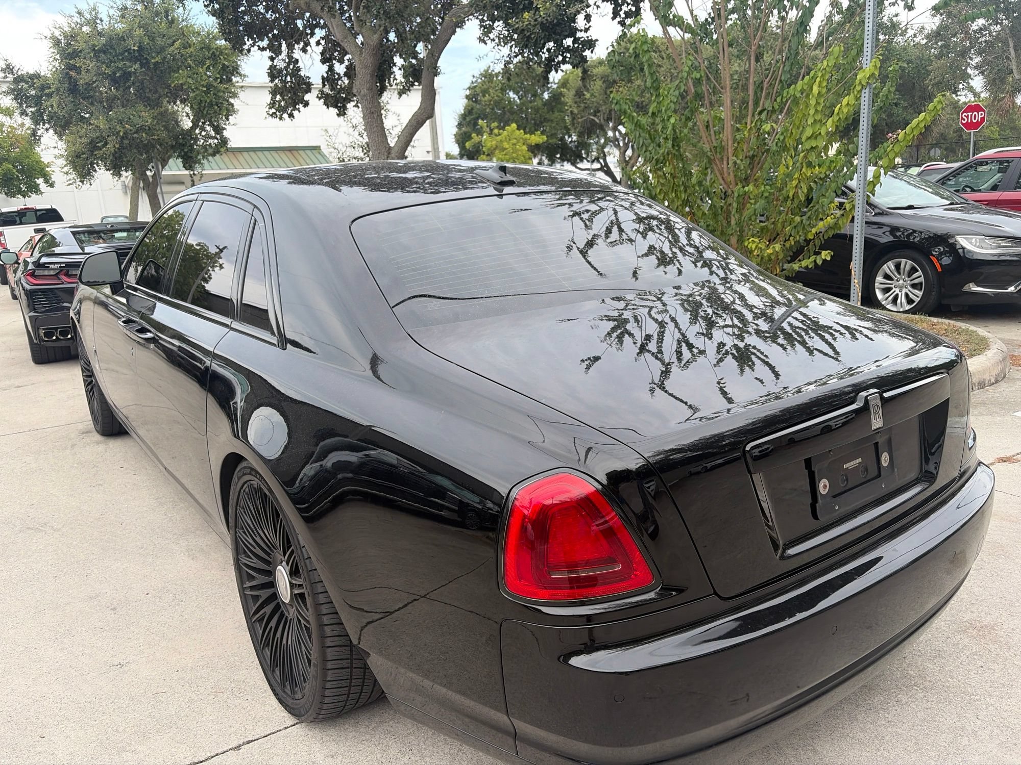 Used 2015 Rolls-Royce Ghost RWD image 4
