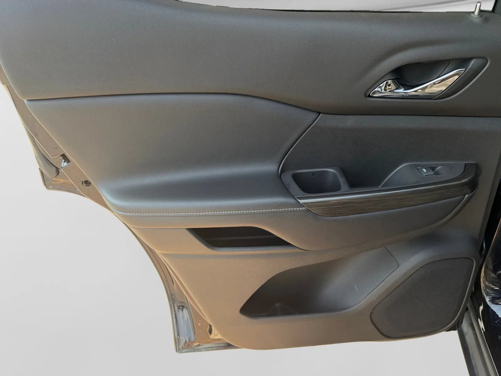 Used 2021 GMC Acadia SLT w/ LPO, Floor Liner Package FWD image 23