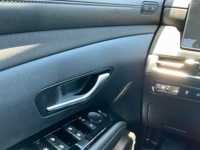 Used 2025 Hyundai Santa Cruz Limited AWD/4WD image 23