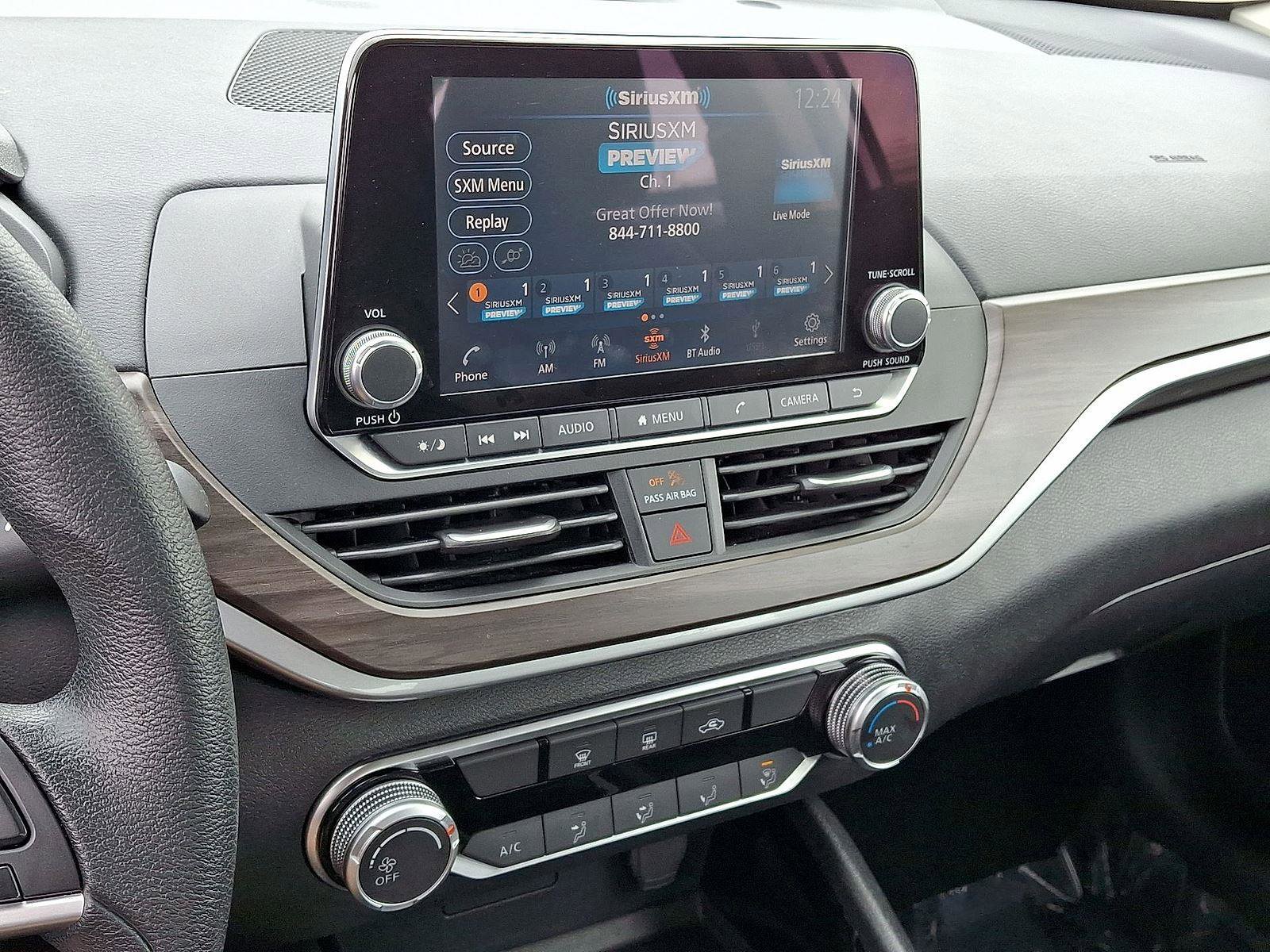 Used 2024 Nissan Altima 2.5 SV image 14