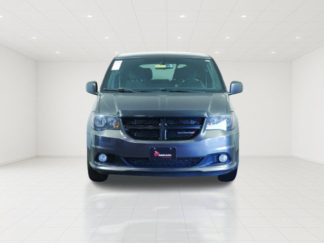 Used 2018 Dodge Grand Caravan SE FWD image 2