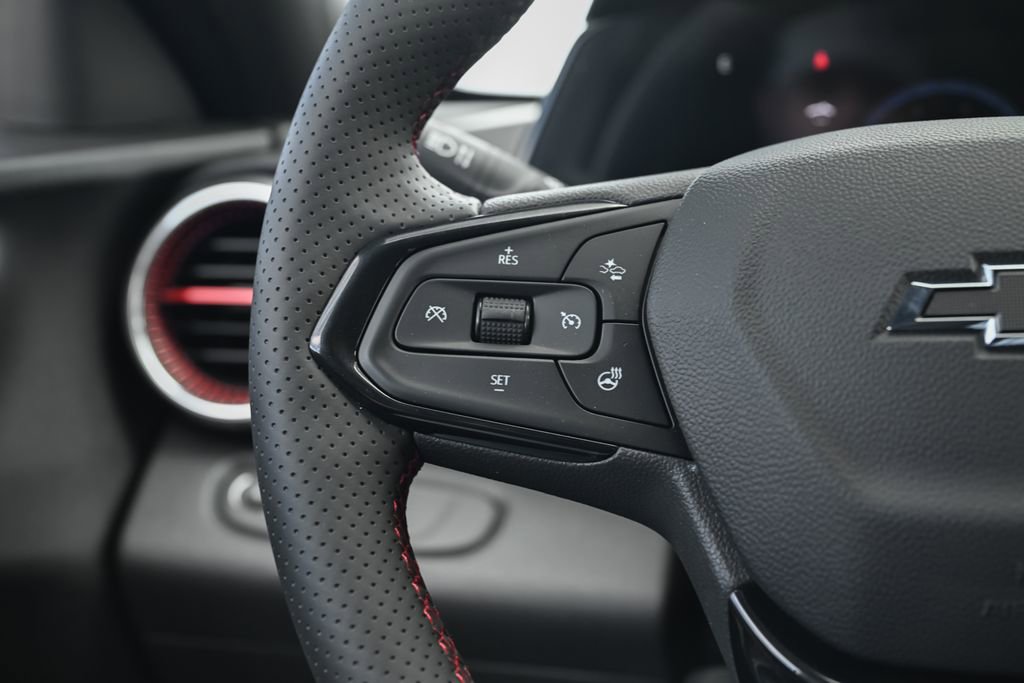 New 2026 Chevrolet Trax RS w/ Sunroof Package FWD image 20