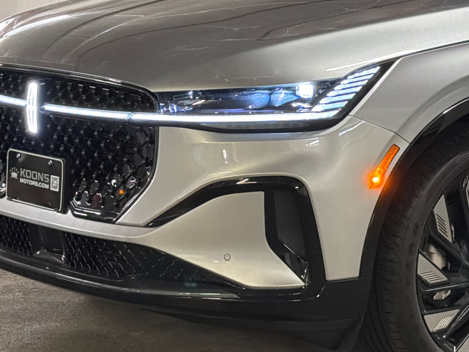 New 2026 Lincoln Nautilus Reserve AWD/4WD image 2