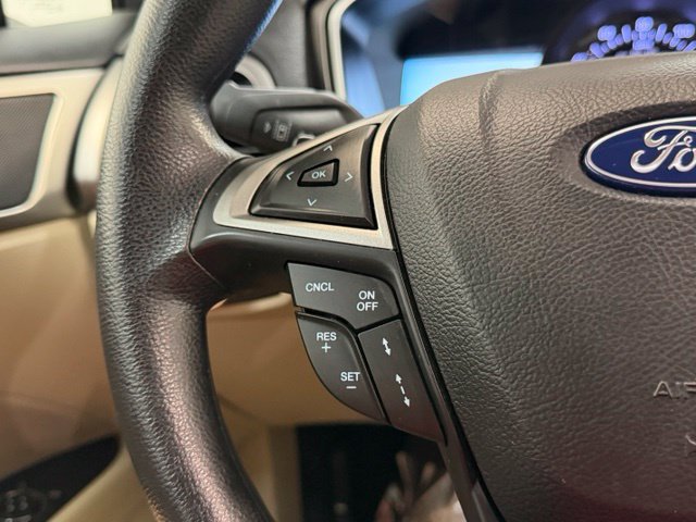 Used 2019 Ford Fusion SE FWD image 16