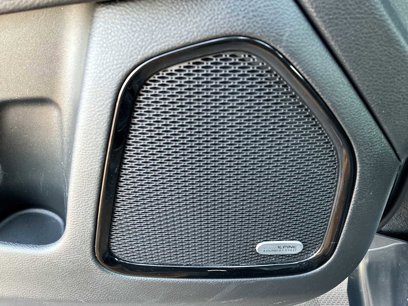 Used 2022 Jeep Compass Limited w/ Sun and Sound Group image 24