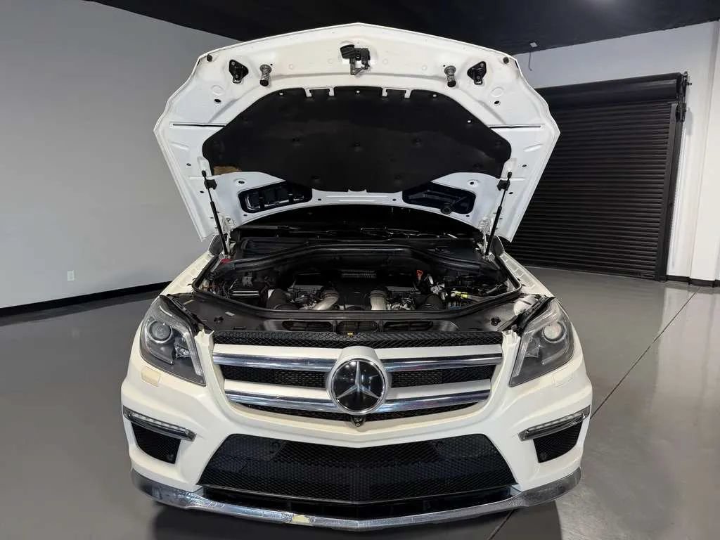 Used 2015 Mercedes-Benz GL 550 4MATIC image 4