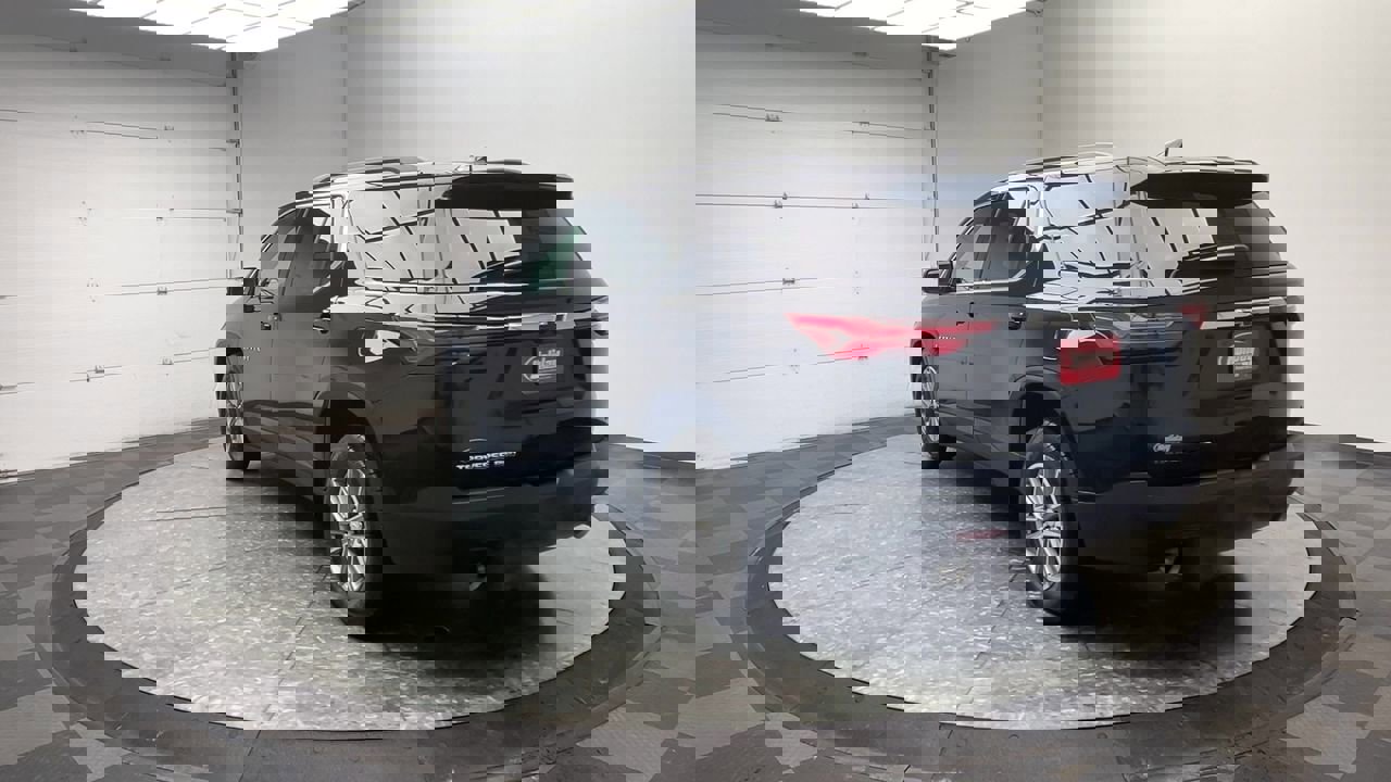 Certified 2022 Chevrolet Traverse LT w/ LPO, Floor Liner Package image 2