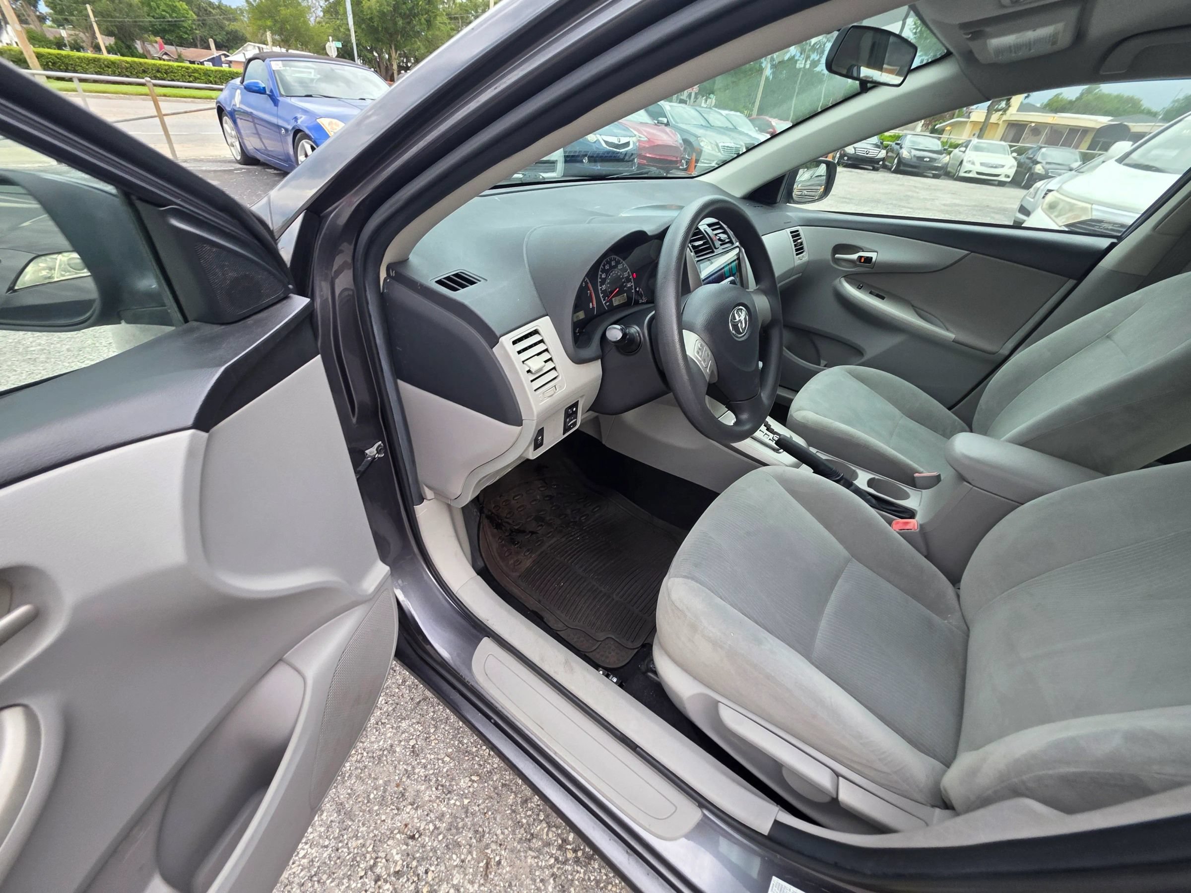 Used 2012 Toyota Corolla LE FWD image 12