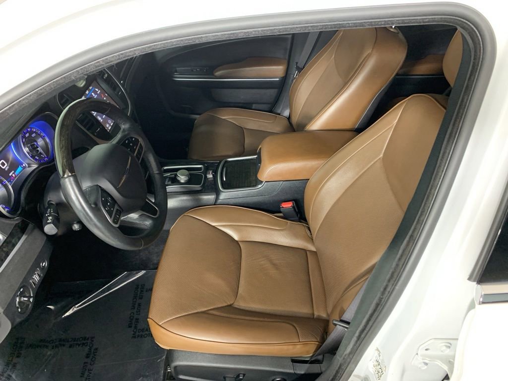 Used 2018 Chrysler 300 Limited AWD/4WD image 29