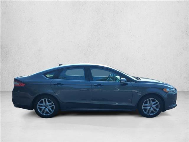 Used 2016 Ford Fusion SE FWD image 4