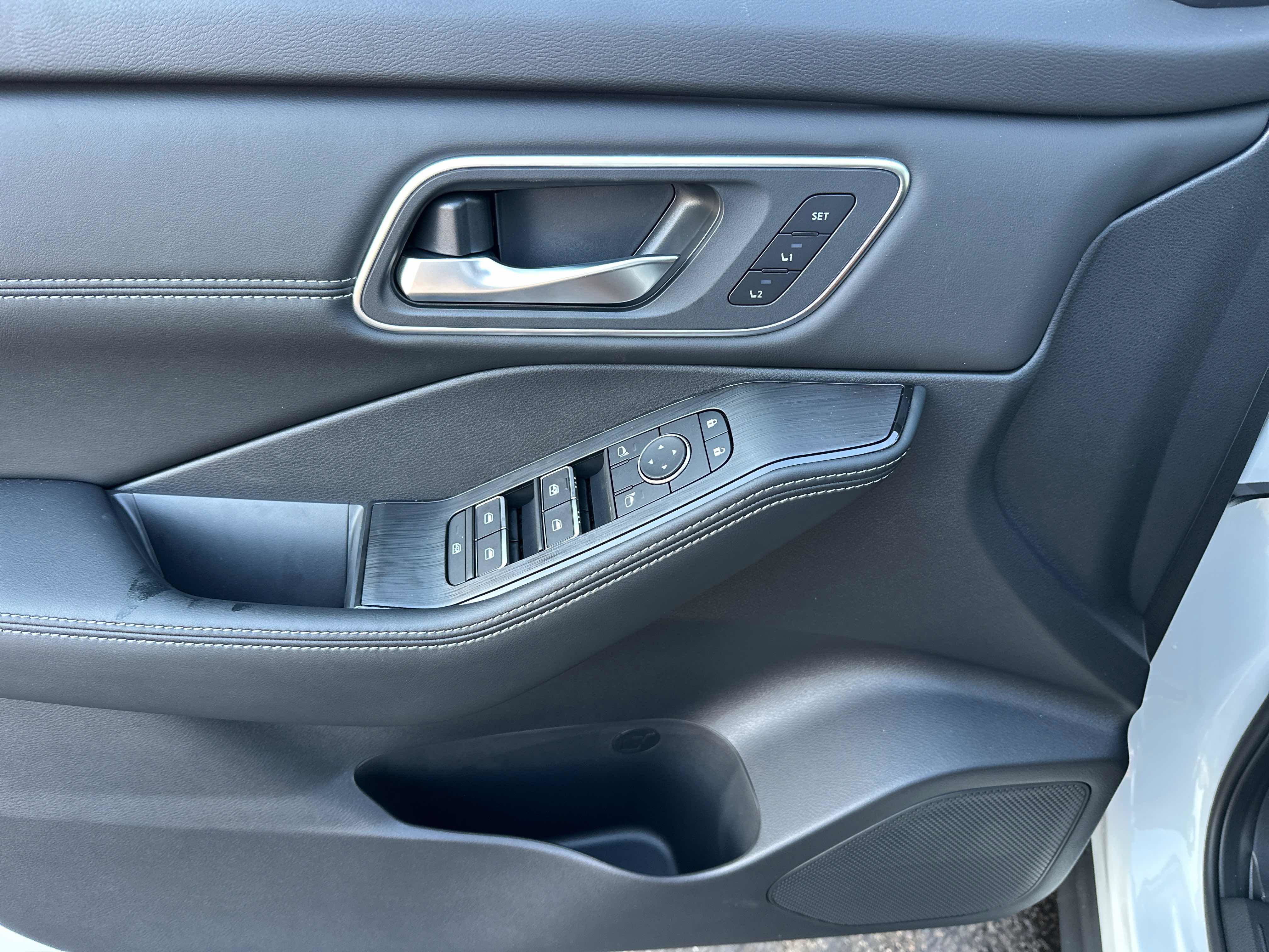 New 2026 Nissan Rogue Platinum w/ Platinum Premium Package image 17