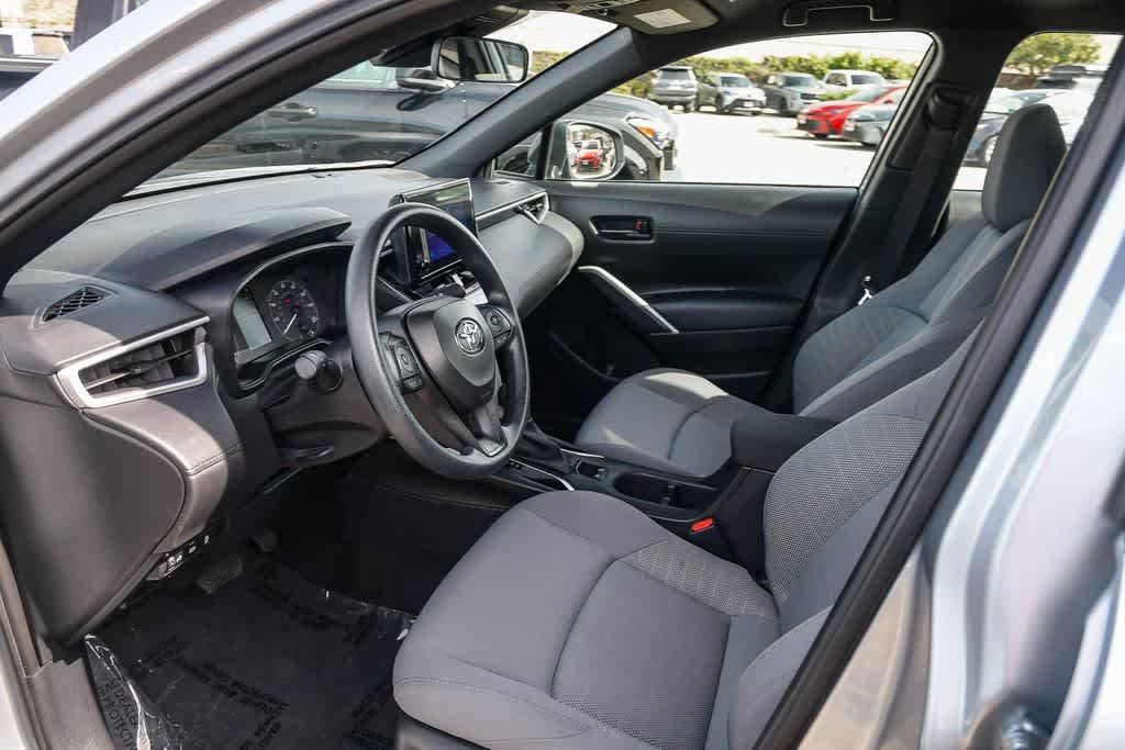 Used 2025 Toyota Corolla Cross AWD Hybrid image 16