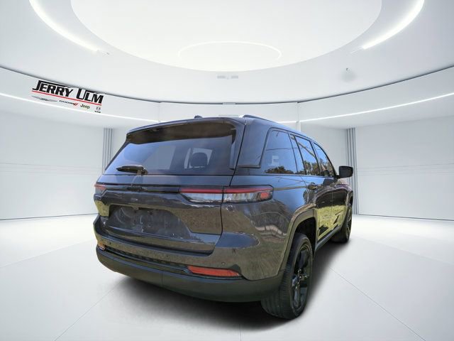 New 2025 Jeep Grand Cherokee Altitude image 3