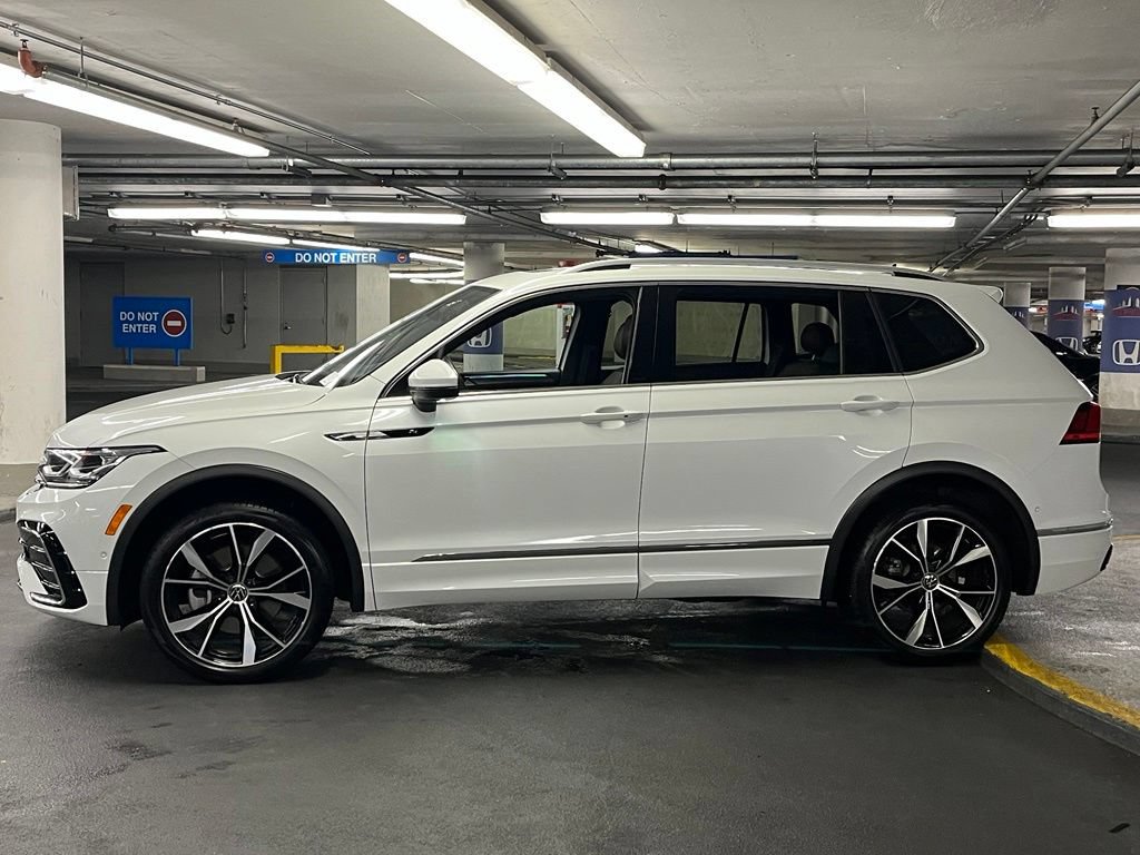Used 2024 Volkswagen Tiguan SEL R-Line AWD/4WD image 33