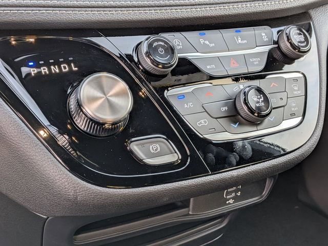 New 2026 Chrysler Pacifica Select image 20