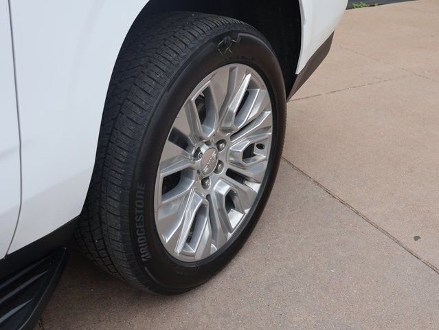 Used 2022 GMC Yukon XL SLE w/ Gmc Pro Safety Plus Package image 36