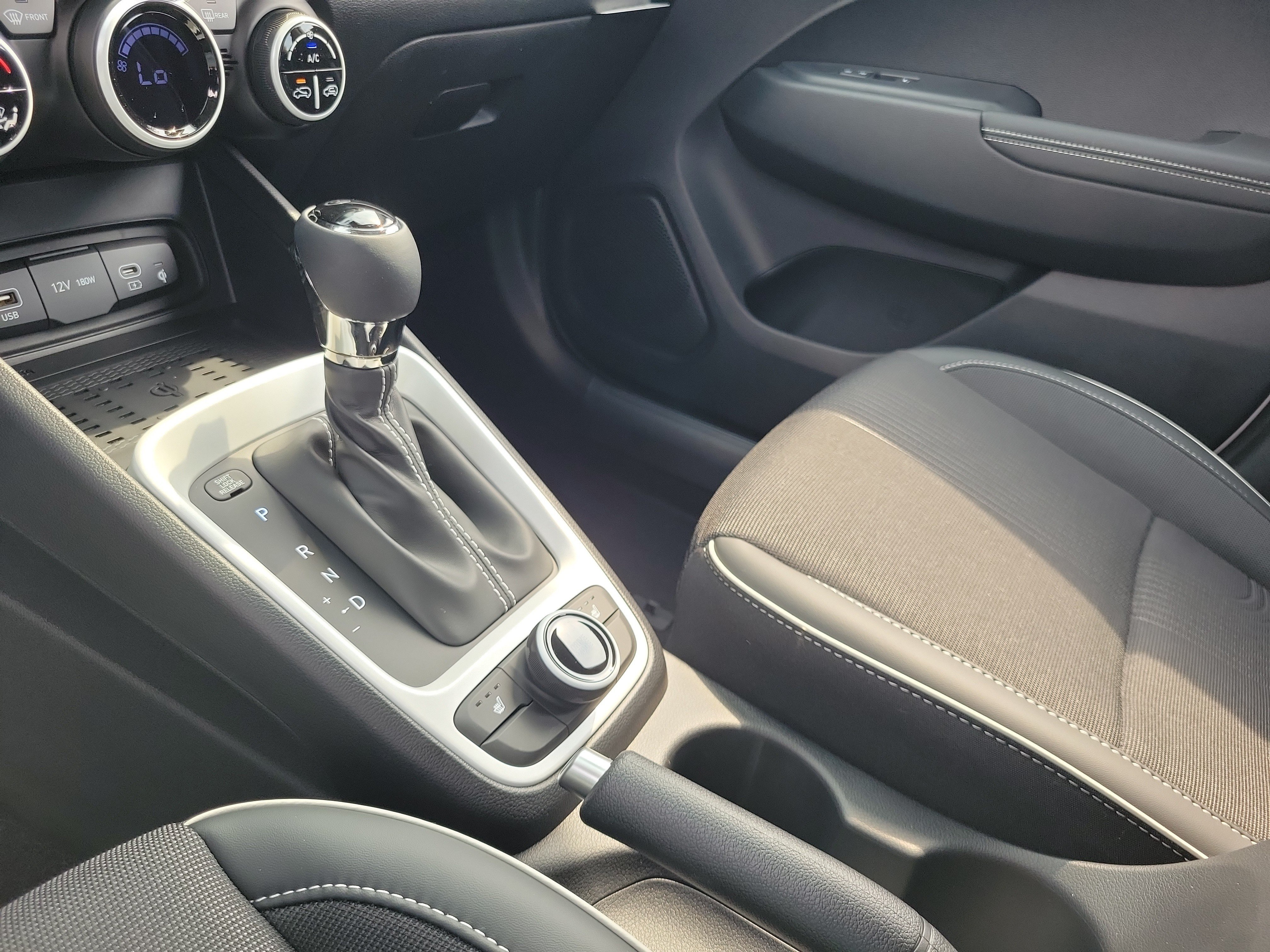 New 2026 Hyundai Venue SEL FWD image 29