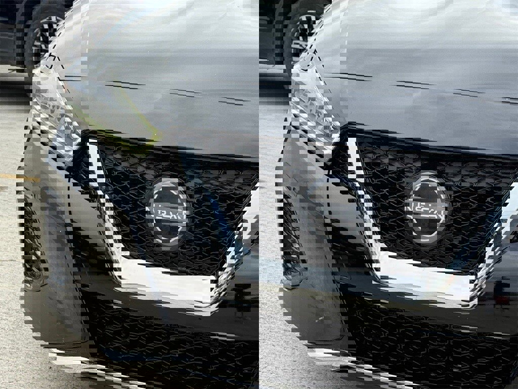 Used 2023 Nissan Maxima Platinum w/ Sport Mat Group image 4