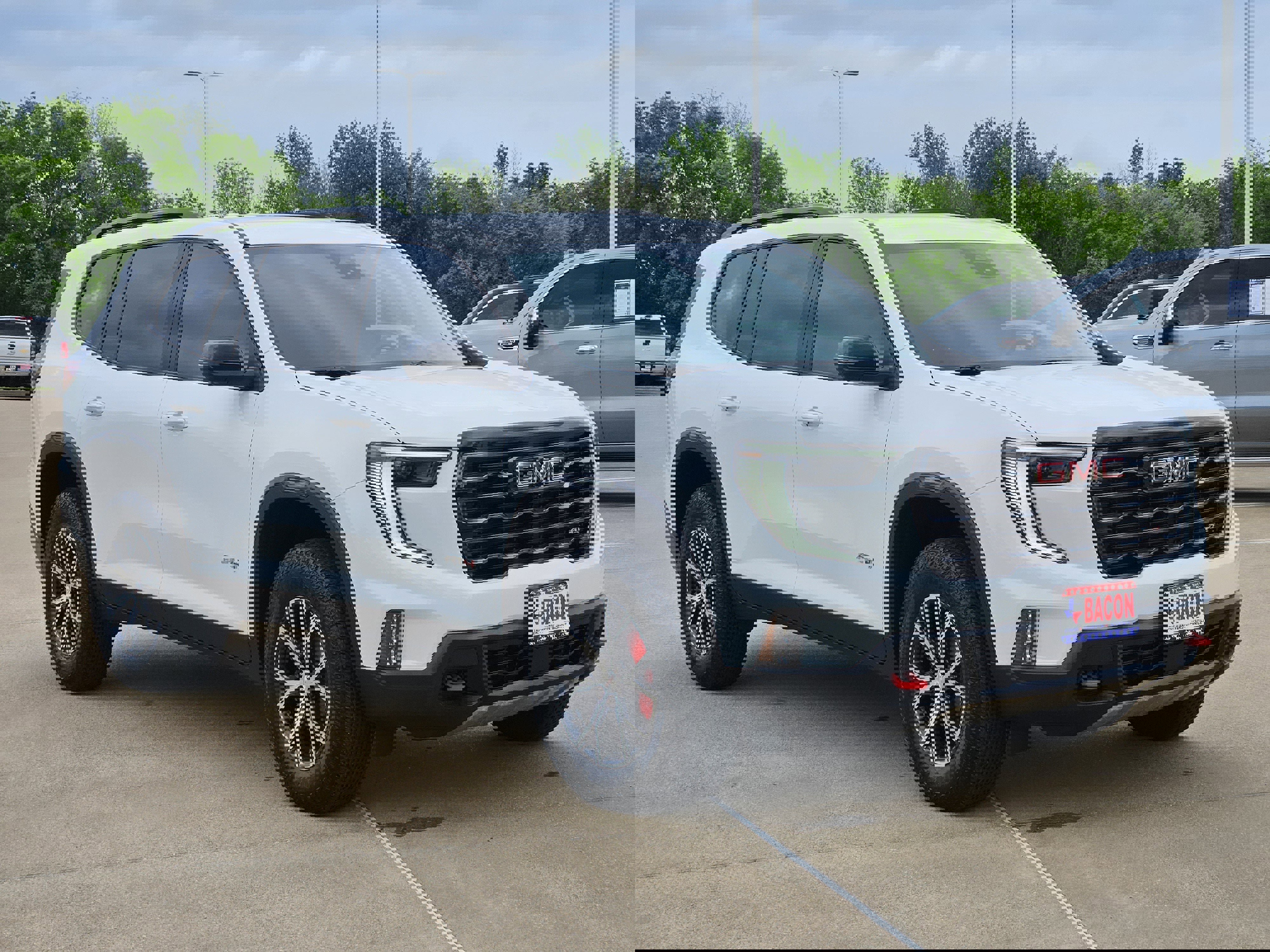 Used 2025 GMC Acadia AT4 AWD/4WD image 3