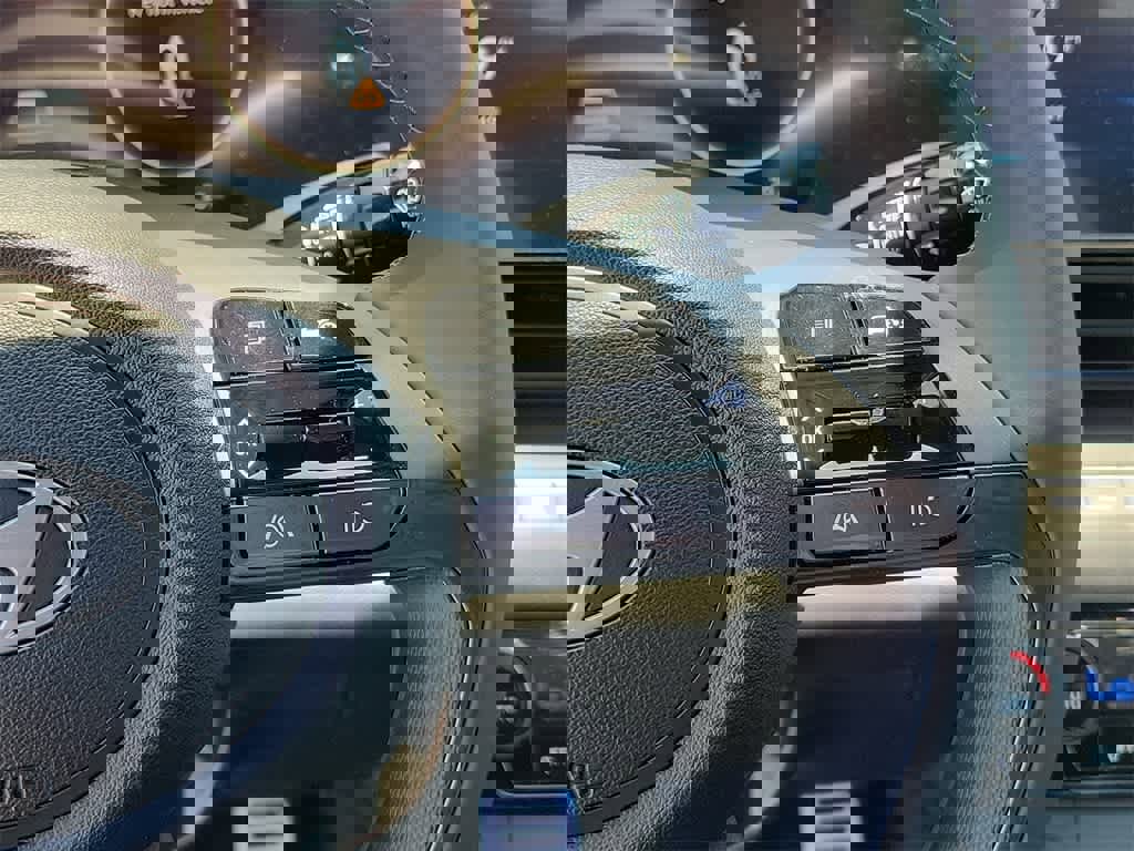 New 2025 Hyundai Elantra SEL image 21