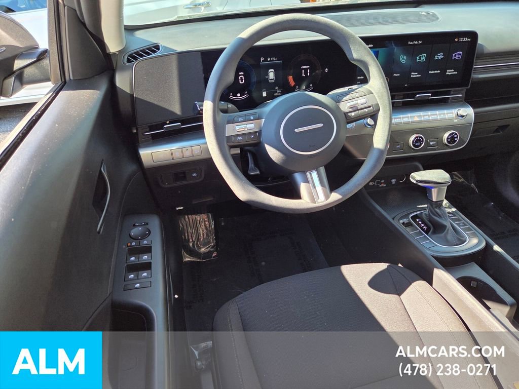 Used 2025 Hyundai Kona SE image 6