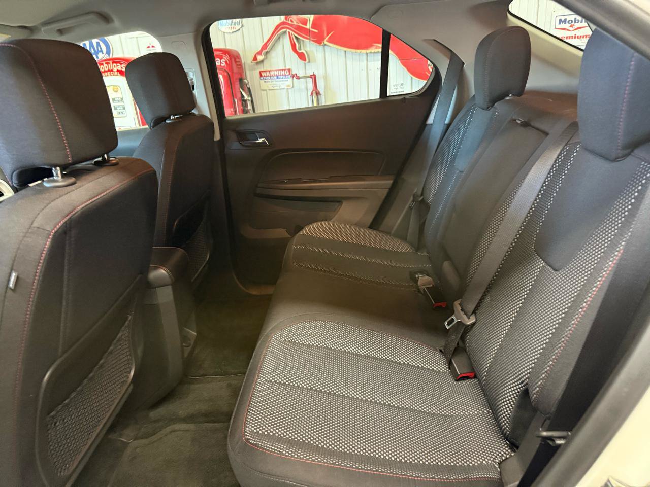 Used 2015 Chevrolet Equinox LT w/ Driver Convenience Package AWD/4WD image 18