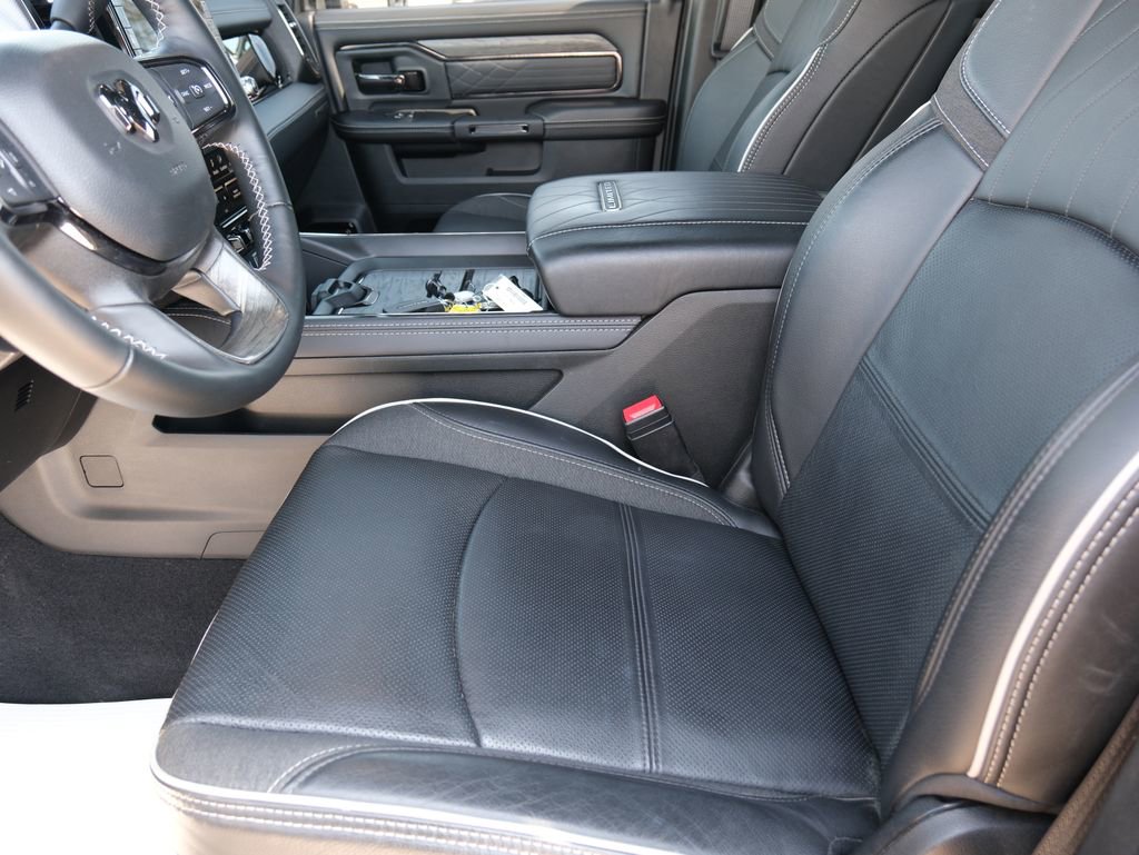 Used 2025 RAM 3500 Limited image 5