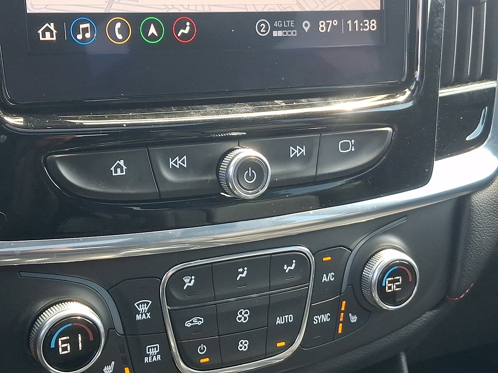 Used 2023 Chevrolet Traverse RS AWD/4WD image 17