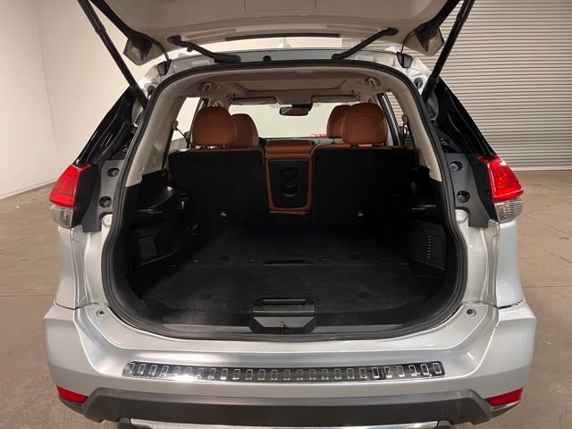 Used 2017 Nissan Rogue SL w/ SL Premium Package image 16