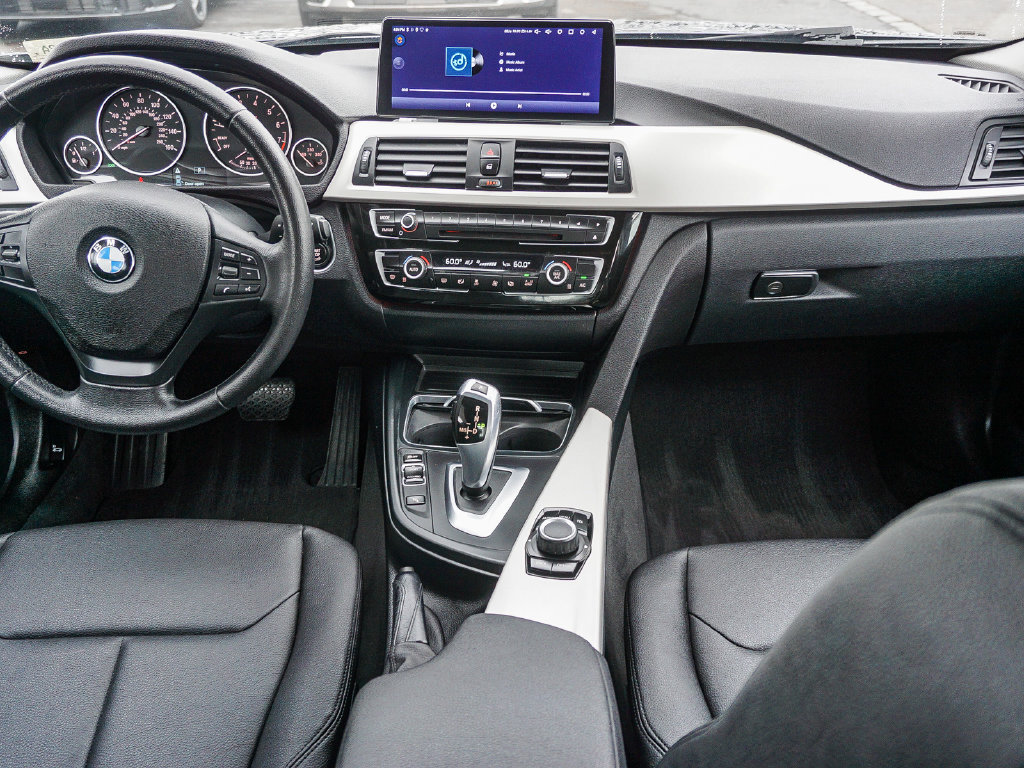 Used 2016 BMW 320i Sedan RWD image 15