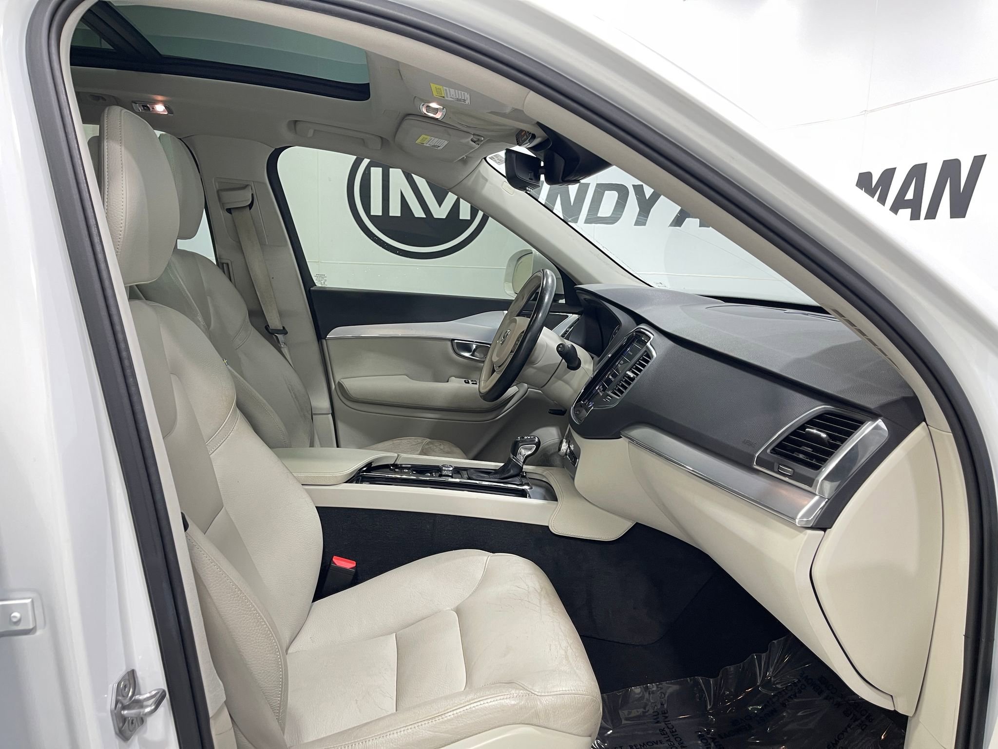 Used 2018 Volvo XC90 T5 Momentum w/ Convenience Package FWD image 34