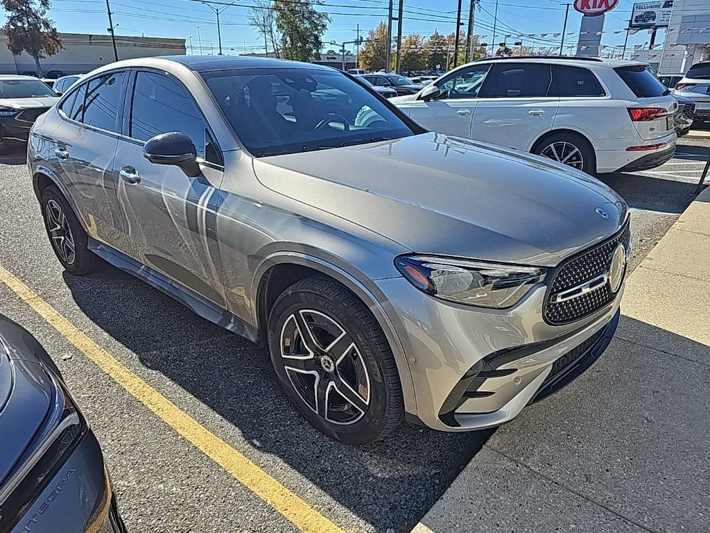 Used 2024 Mercedes-Benz GLC 300 4MATIC image 3
