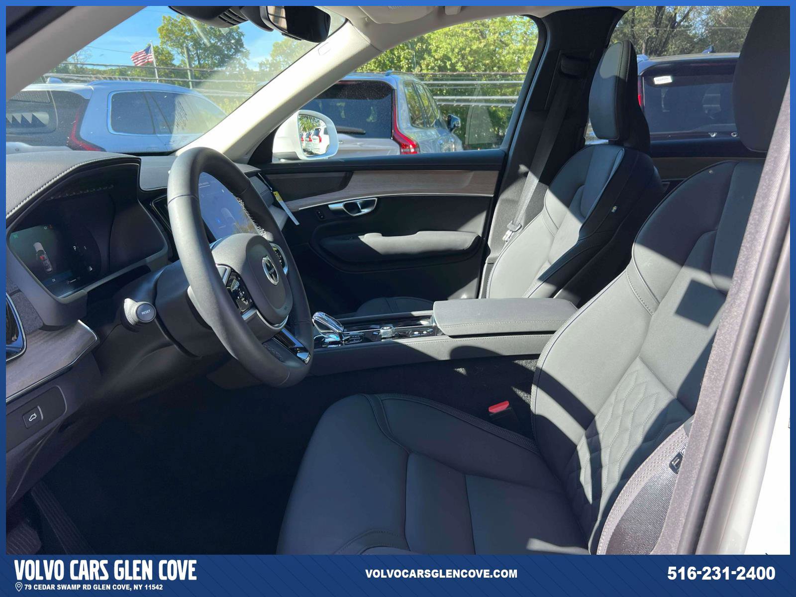 Used 2025 Volvo XC90 B6 Plus w/ Protection Package Premier image 14