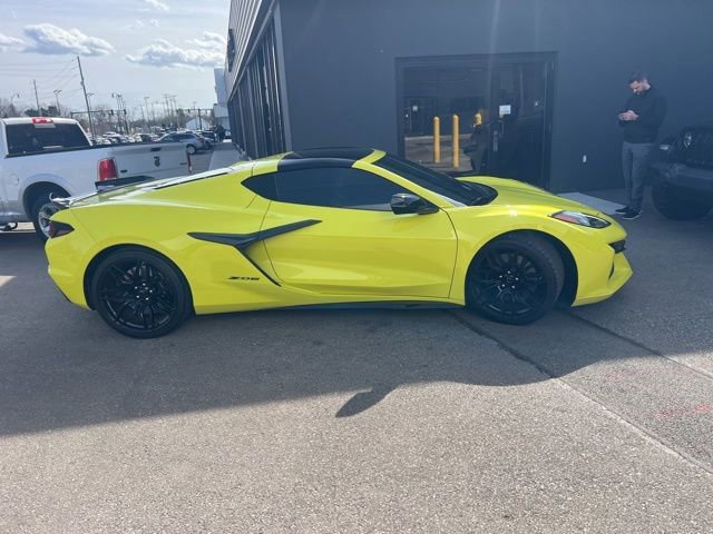 Used 2024 Chevrolet Corvette Z06 image 2