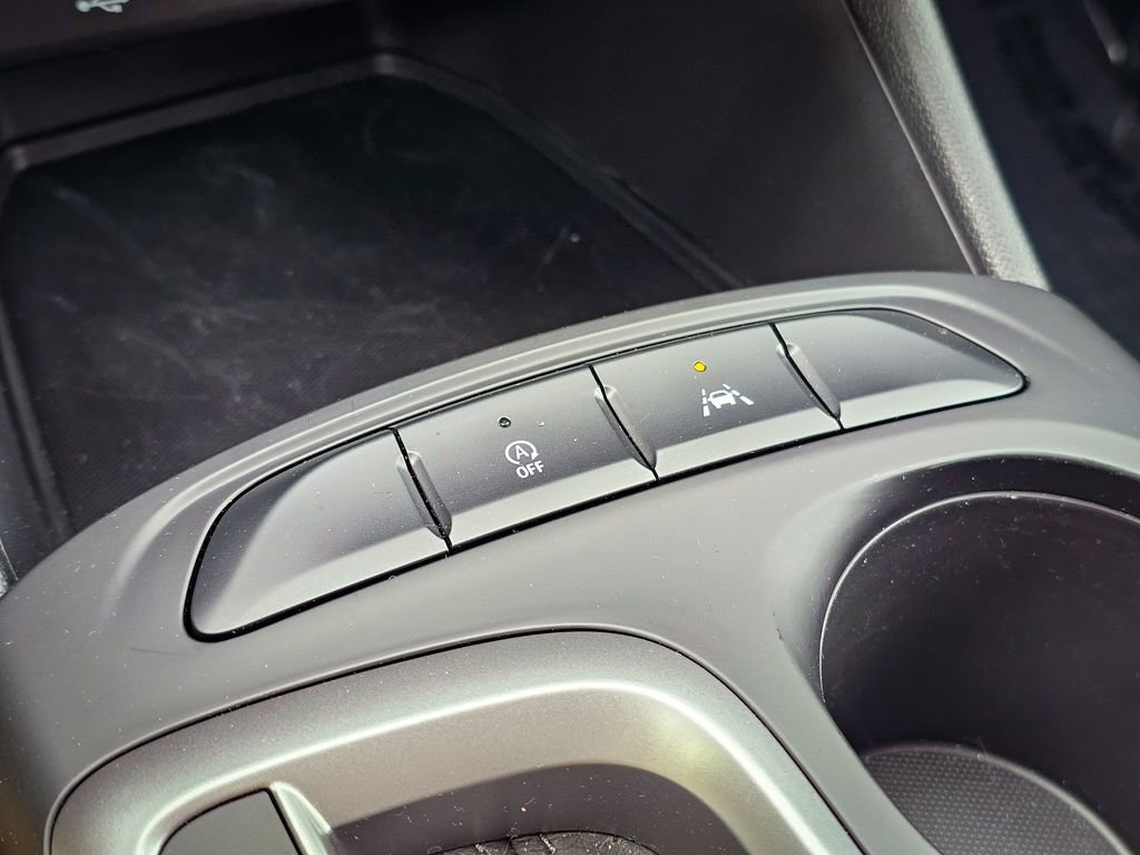 Used 2025 Buick Envista Preferred image 25