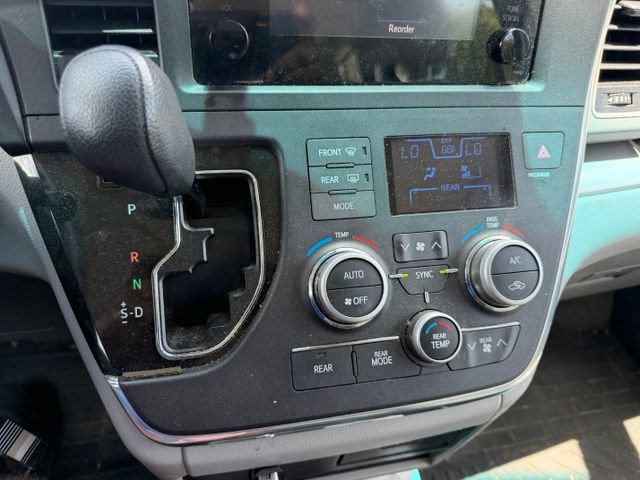 Used 2015 Toyota Sienna L FWD image 8
