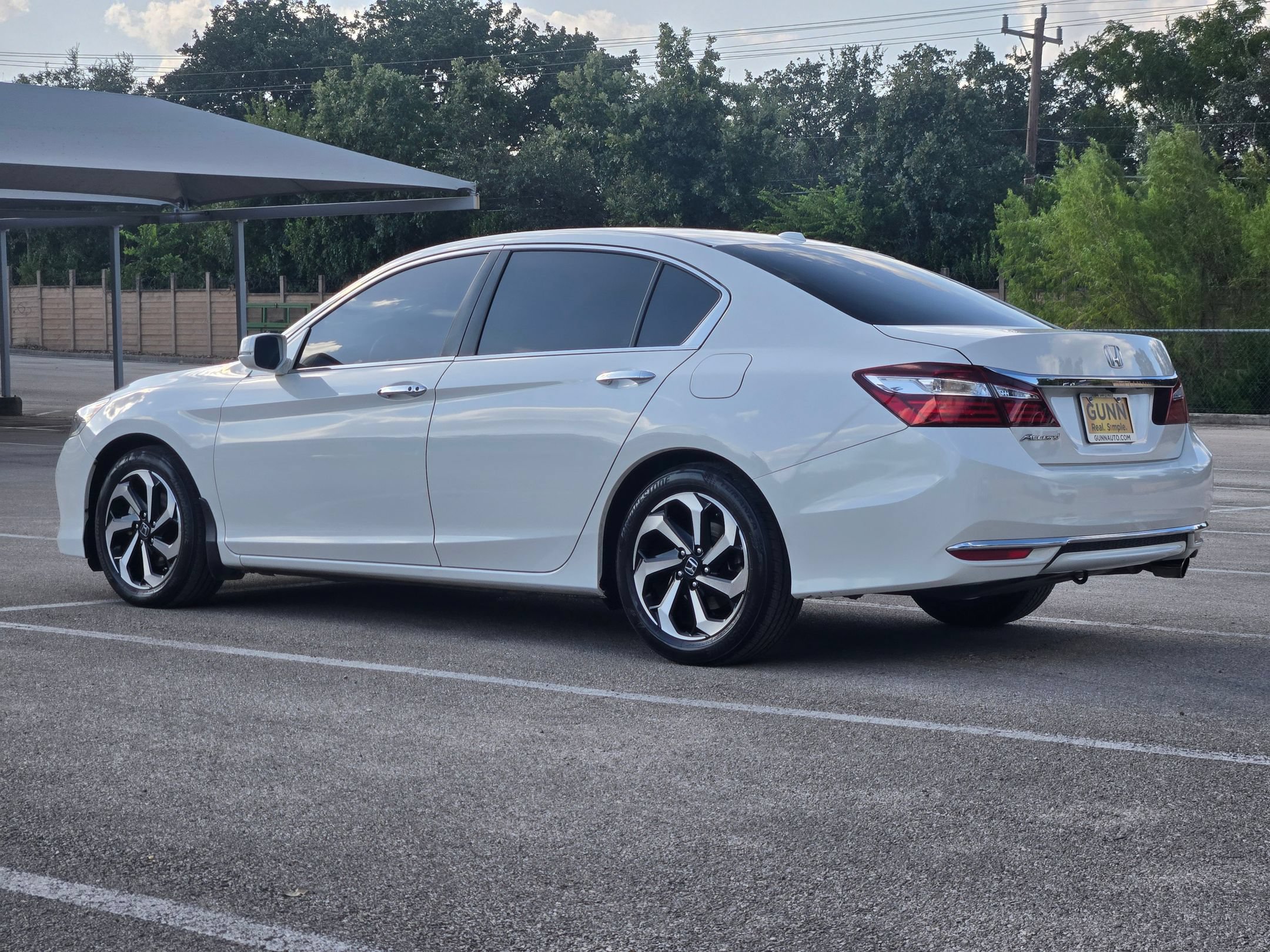 Used 2017 Honda Accord EX-L image 5