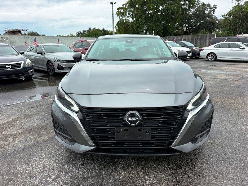 Used 2024 Nissan Altima 2.5 SV FWD image 10