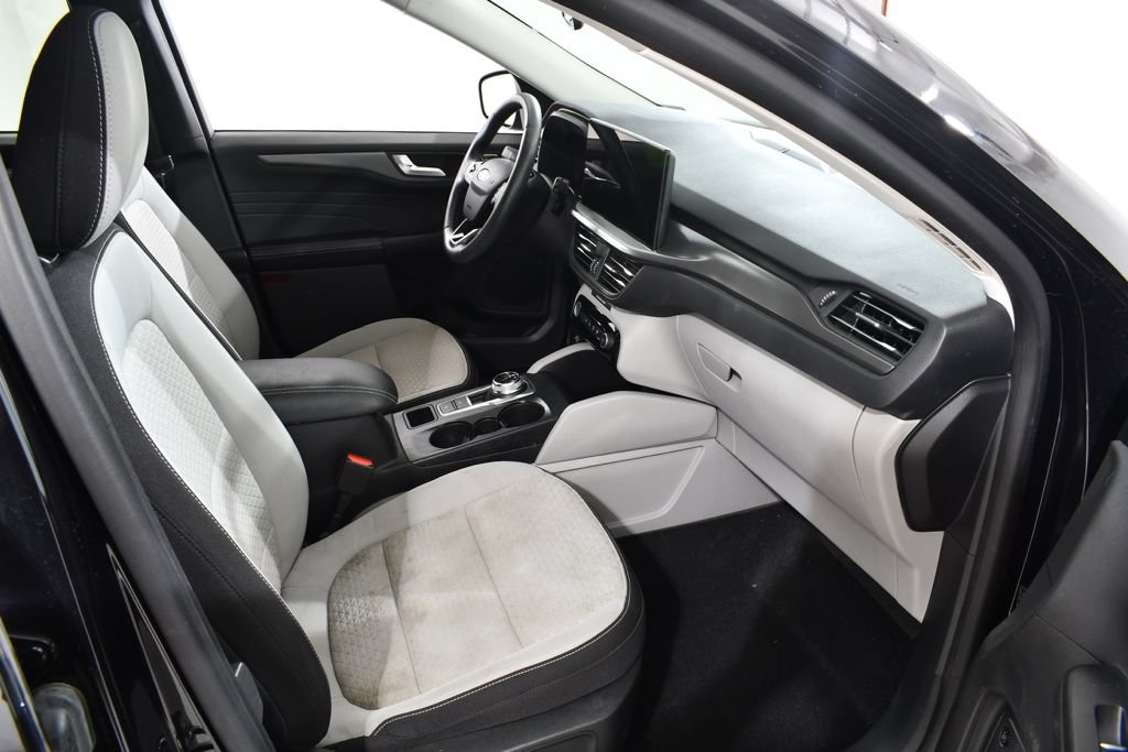 Used 2023 Ford Escape Active w/ Tech Pack #2 AWD/4WD image 10