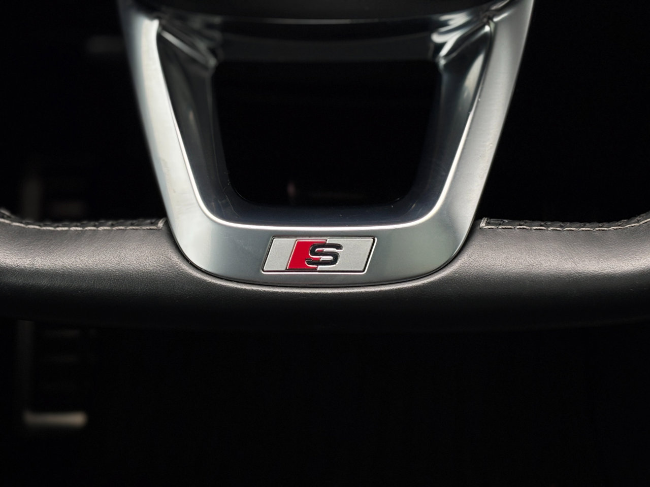 Used 2020 Audi SQ5 Premium Plus w/ Premium Plus Package image 3