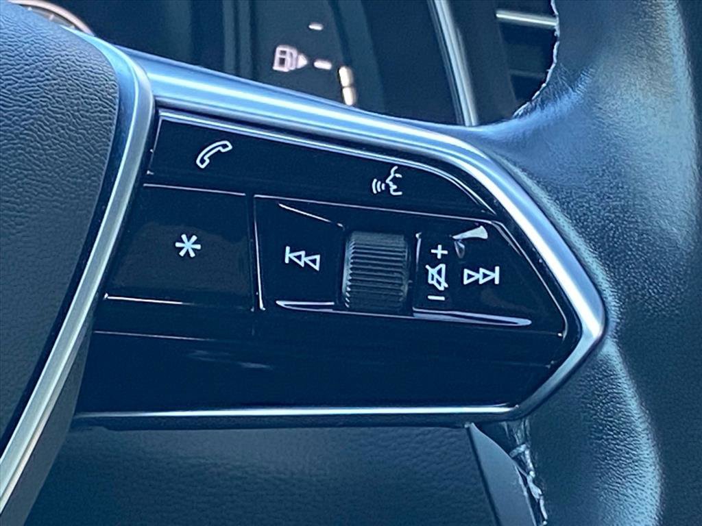 Used 2023 Audi A6 2.0T Premium w/ Convenience Package image 7