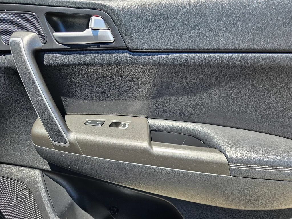 Used 2020 Kia Sportage S FWD image 12