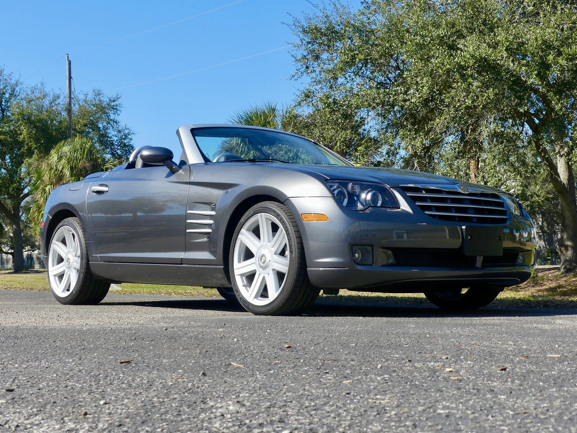 Used 2005 Chrysler Crossfire Limited RWD image 32